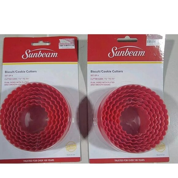 Set of 12 ~ Sunbeam Biscuit / Cookie Cutters 1-7/8" to 3-7/8" Dual-Sided Edges - Picture 1 of 2